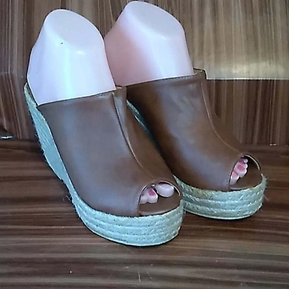 Qupid 6 platform wedge heels
